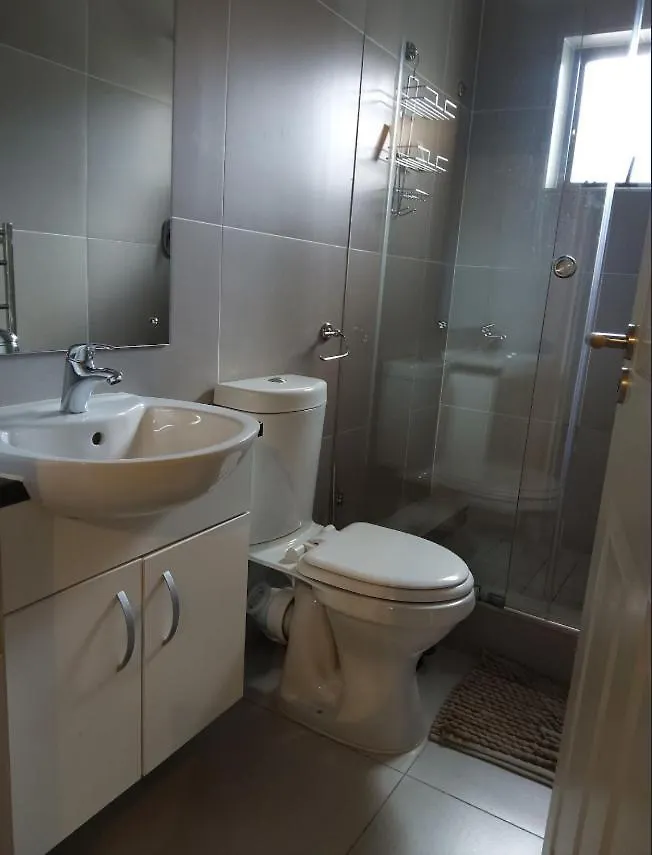 Spacious 2-Bedroom Apartment Cape Town South Africa