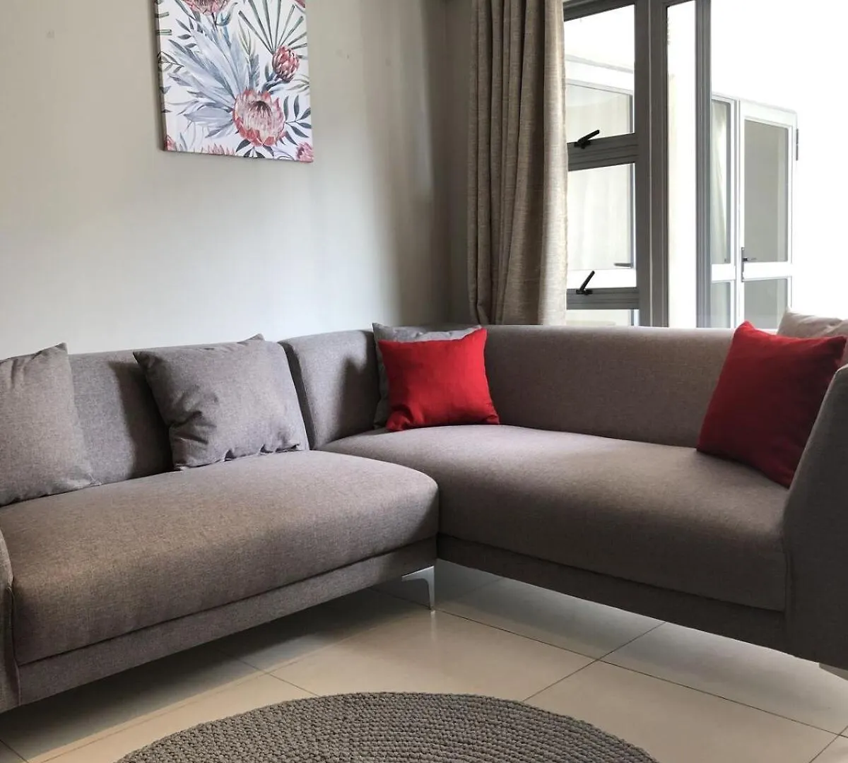 Spacious 2-Bedroom Apartment ケープタウン